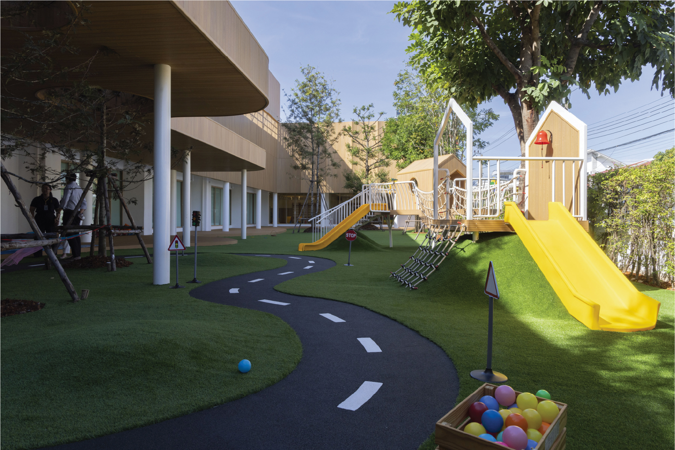 Anvida School outdoor playground and facilities